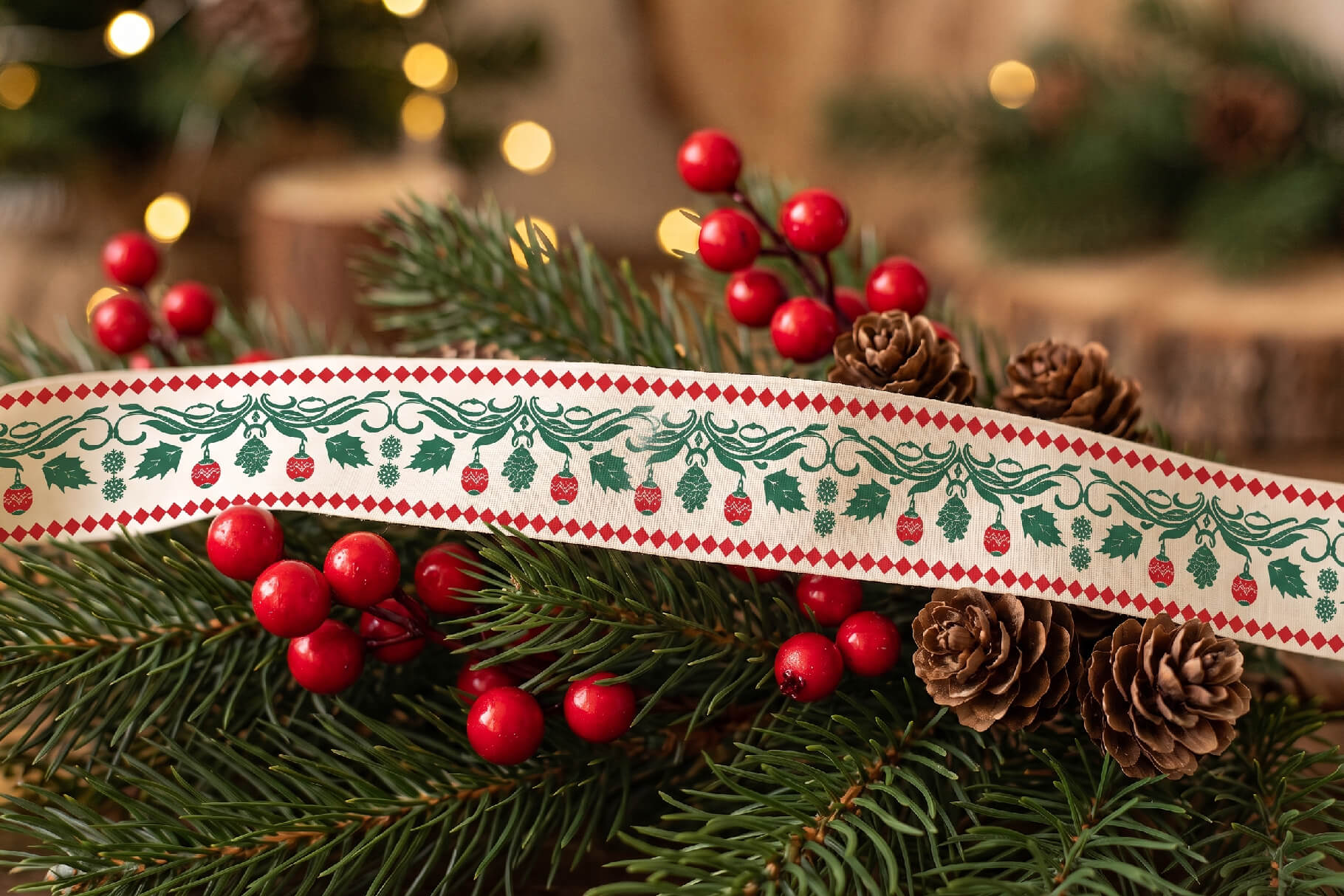 Classic Christmas Ornaments (35)